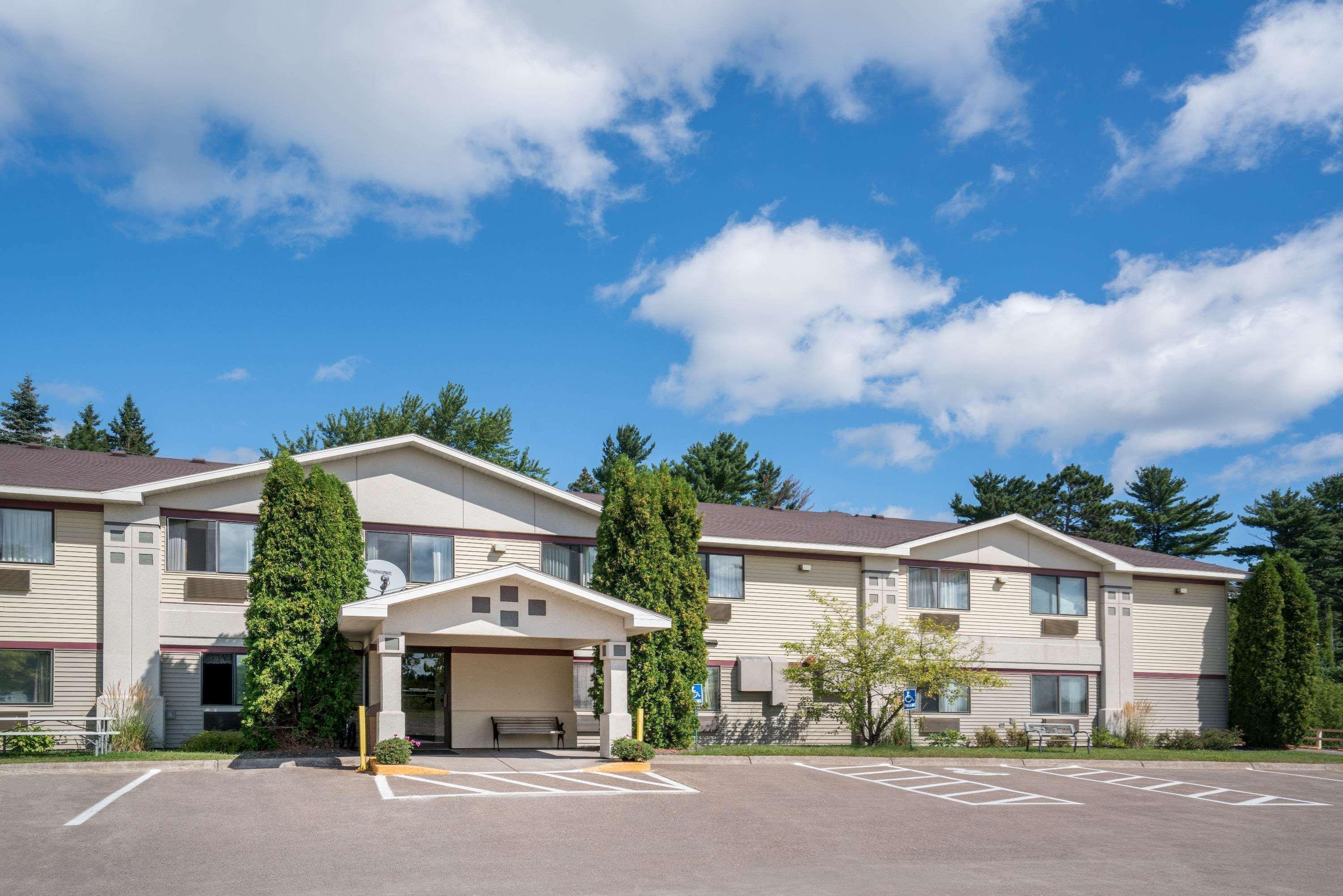 Hotel Super 8 By Wyndham Cloquet Exteriér fotografie